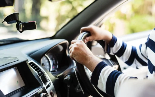6-tips-to-stay-focused-while-driving